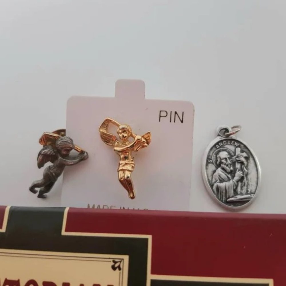 Kitschy Golf Odds n Ends: Vintage Game, Medal, Angel Pins, Good Luck for Golfers